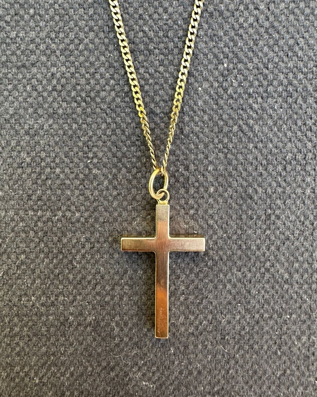 9ct Gold ‘Pre-Loved’ Vintage Cross Pendant Hand Curated by Ariana Watling Lacock Wiltshire